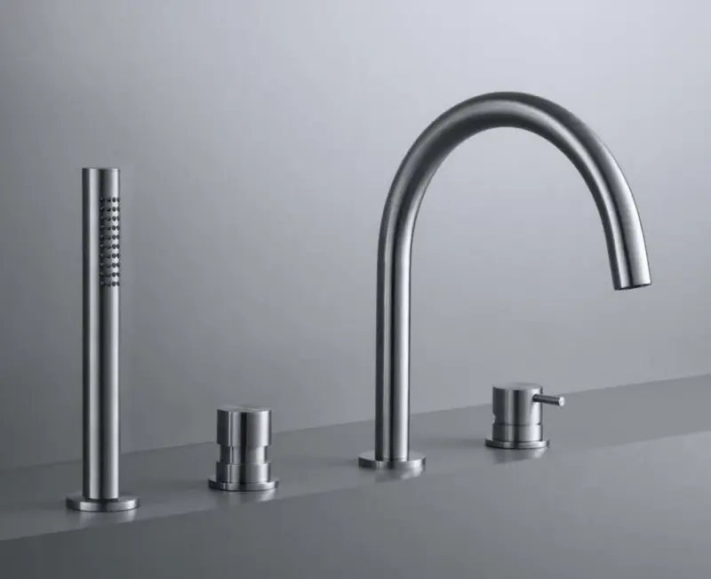 Waterevolution Flow 4-Loch-Wannenbatterie für Wannenrandmontage komplett aus Edelstahl T138IE