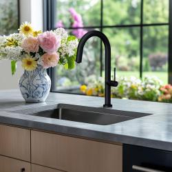 Quadri Brighton mitigeur de cuisine noir mat avec bec pivotant 1208956107