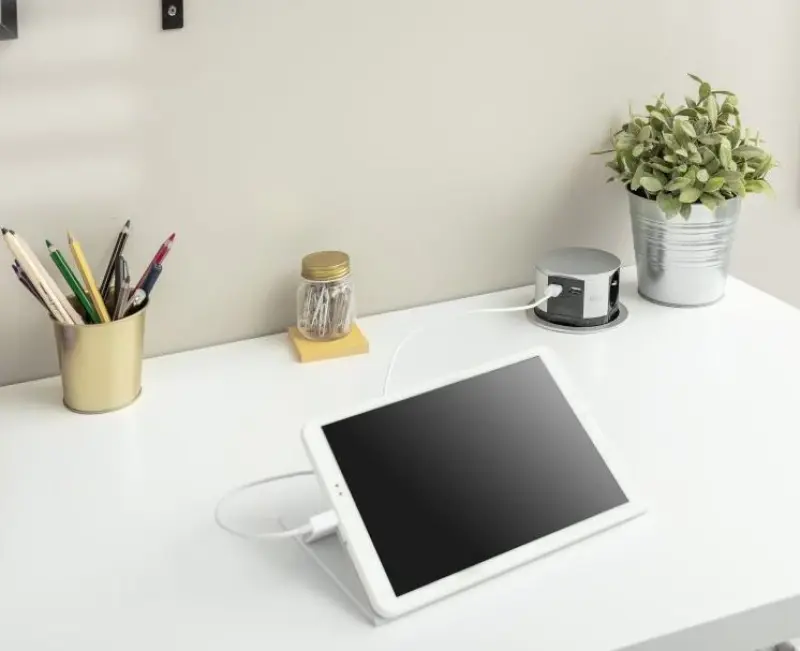Indux Push Versenkbar Stift-Erdung Typ E, Silber Küchensteckdose mit 3 Steckdosen und 2 x USB 1208957412