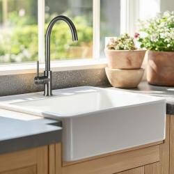 Ausmann Ceramic Panor Shade Évier Butler en céramique blanc - Sous plan et entre plan 630 x 597 mm avec banc de robinetterie et bouchon noir mat 1208970554