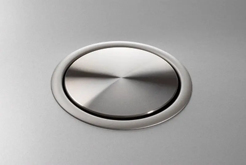 EVOline Port 3 versenkbare Steckdose Erdung Typ E, Edelstahldeckel