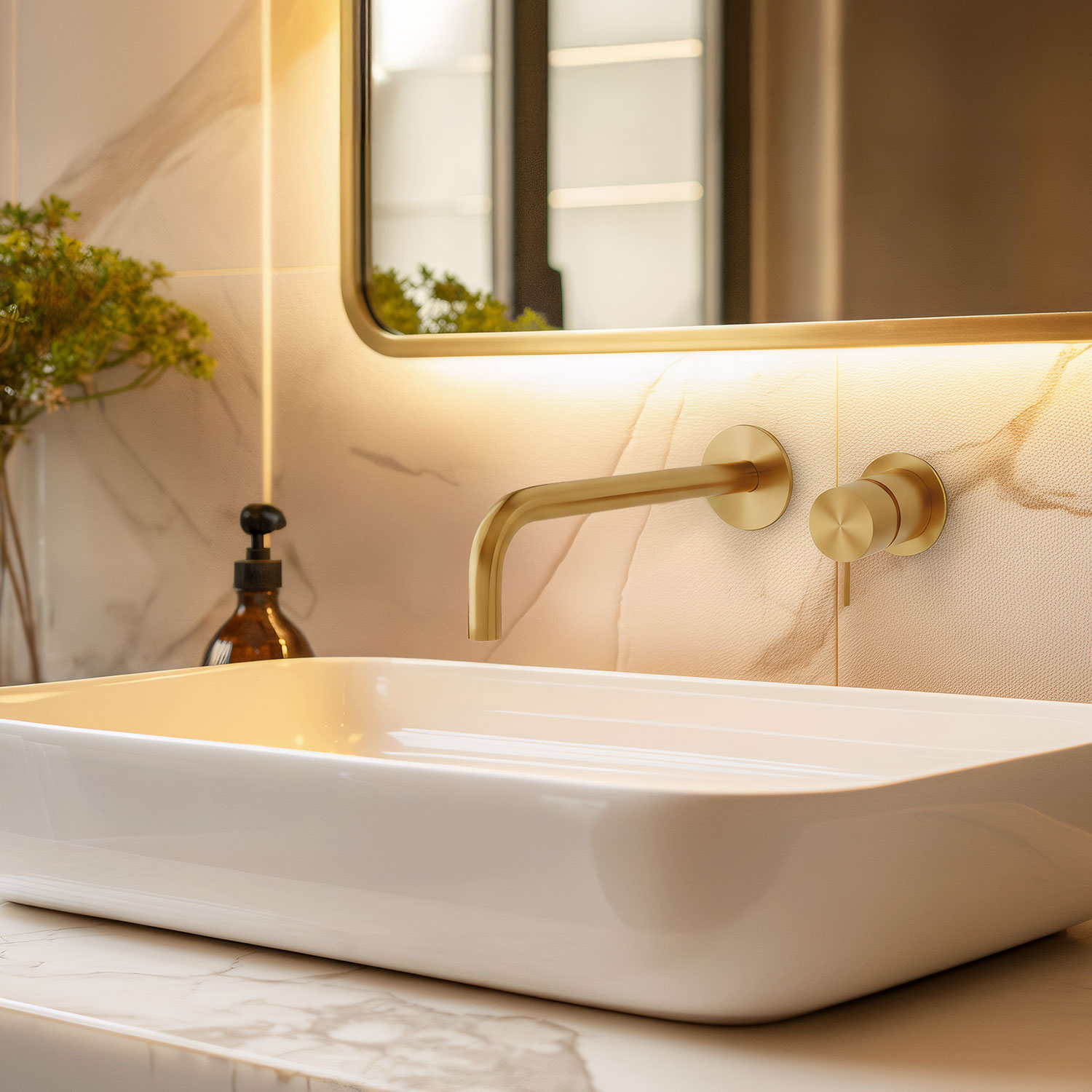Style de salle de bains festive : Ajoutez du luxe avec des robinets en or et en bronze
